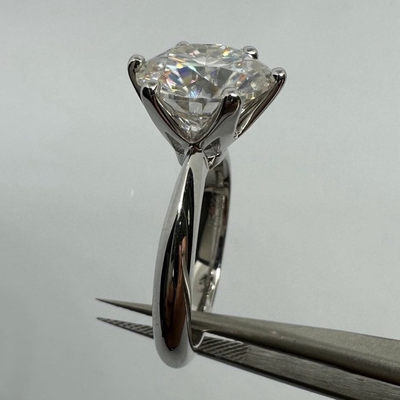 🔥5CT Certified Moissanite Diamond Round Cut Sparkling Wedding Ring Size 7 - Picture 17 of 17